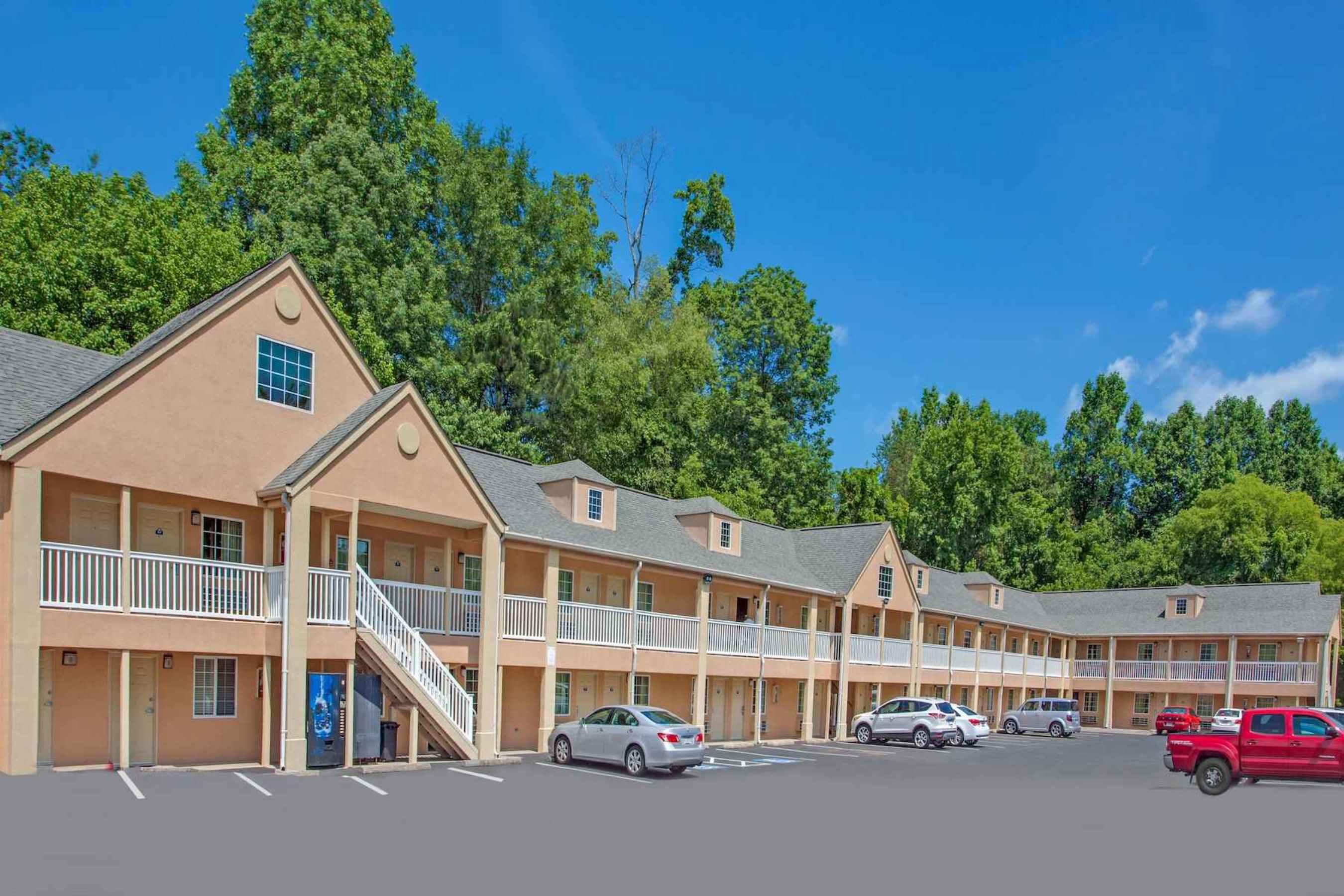 Travelodge By Wyndham Canton-Livonia Area, Mi Extérieur photo