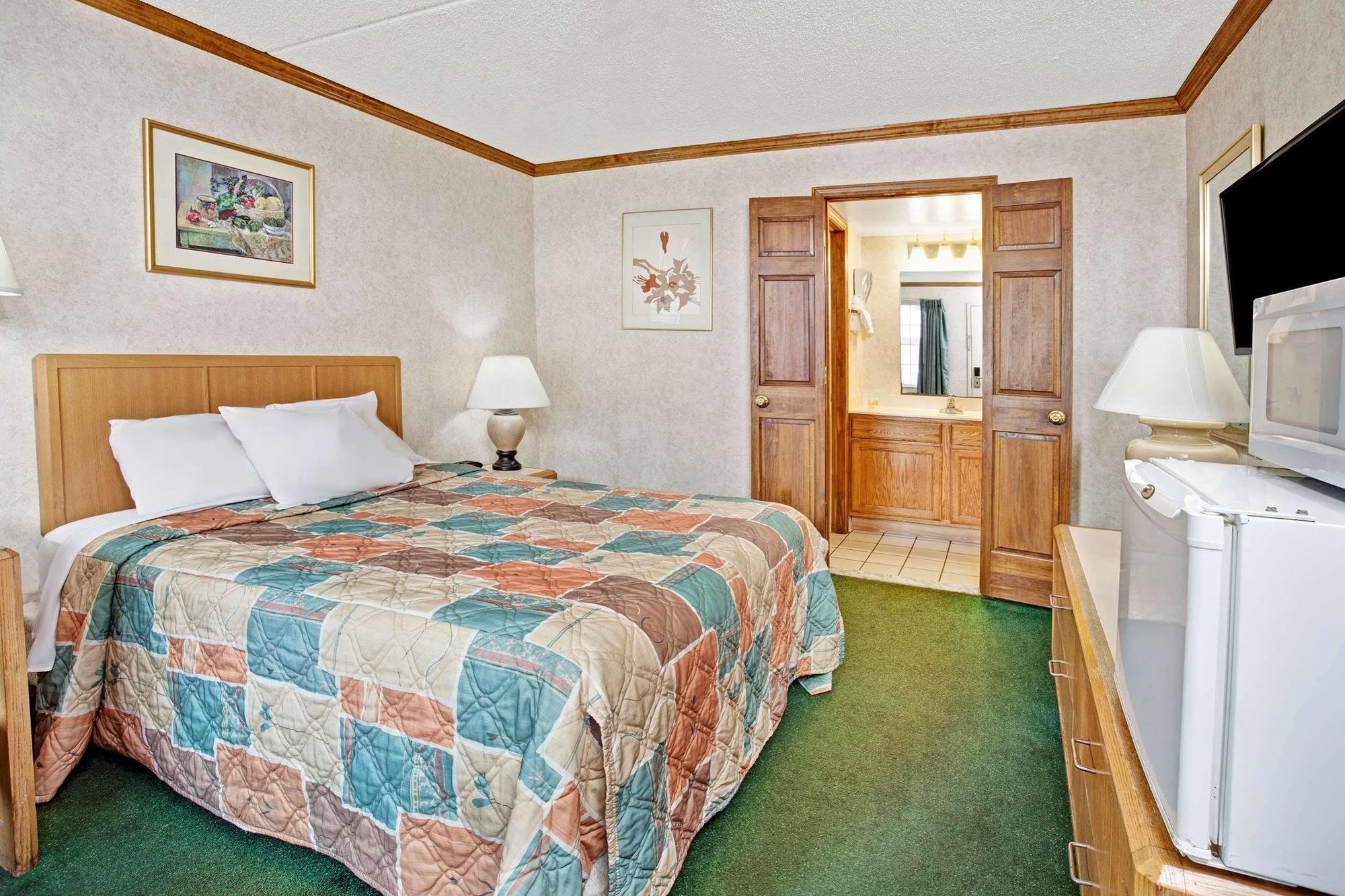 Travelodge By Wyndham Canton-Livonia Area, Mi Extérieur photo